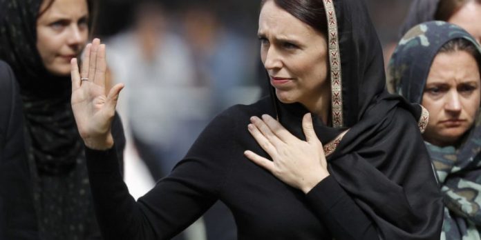  Pas mbështetjes që u dha myslimanëve, kryeministres së Zelandës i ndodh e papritura