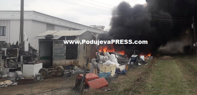  Zjarr në një parcelë për mbledhjen e hekurishteve në Podujevë |PAMJE