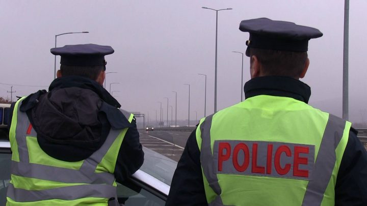  Për të gjithë mërgimtarët, polica tregon se për sa muaj mund ngisni veturat në Kosovë