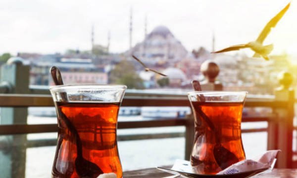  Çaji i rusit nuk rrjedh nga Rusia: Lexojini 6 fakte për çajin e preferuar të kosovarëve