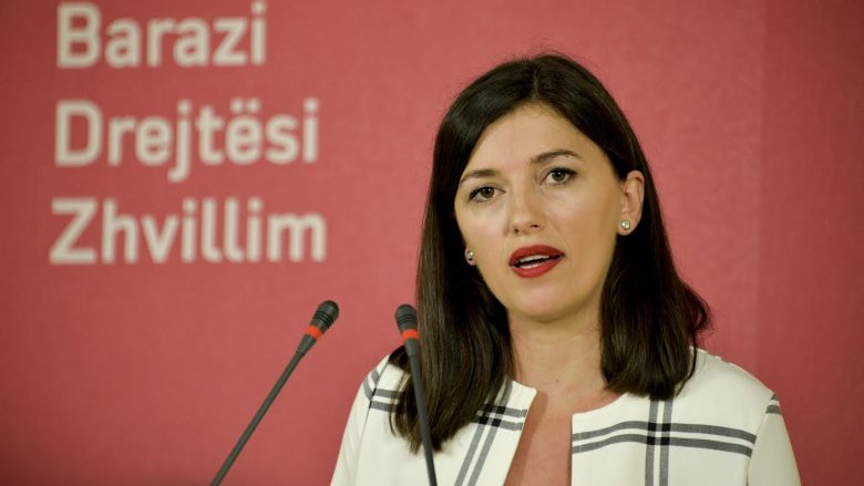  Ministrja Haxhiu reagon për zyrtarin e burgut të Podujevës
