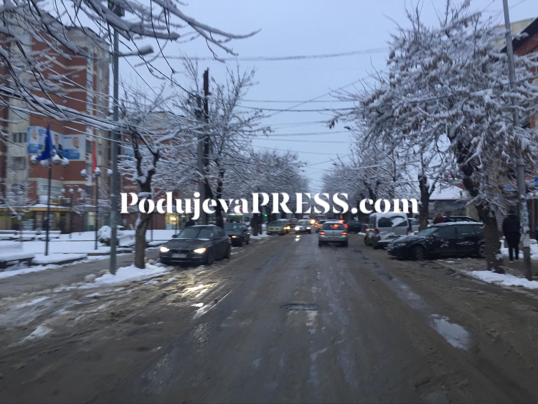  Bora mbulon Podujevën | Foto/Video