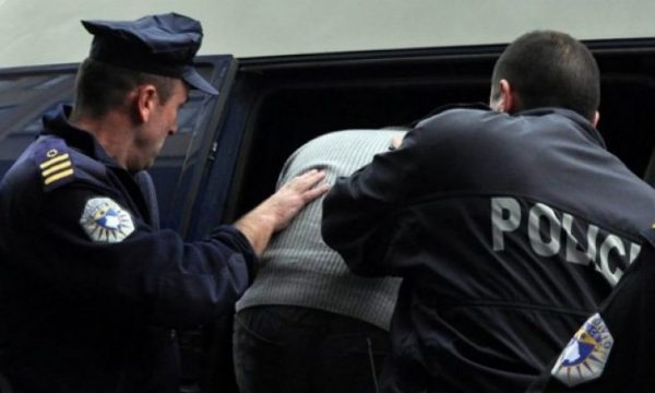  Arrestohen 22 persona për mosrespektim të “Orës Policore”