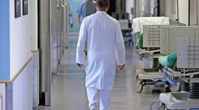  Mbi 600 infermierë largohen nga Kosova për 10 muaj