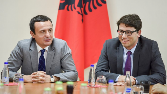  Deputeti i VV’së tregon pse po vonohet koalicioni: Nuk duam të rahatojmë askënd në ministri e poste