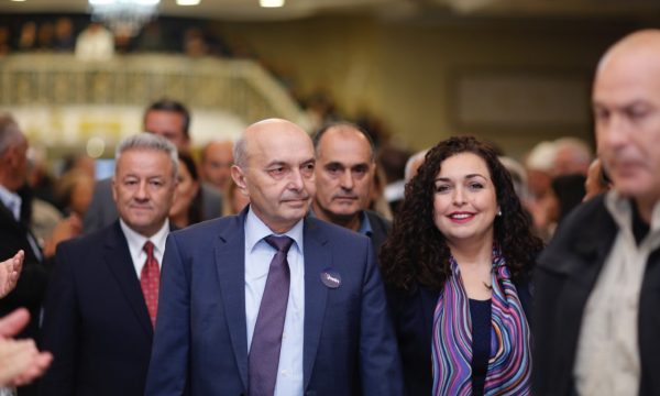  Partia e Isa Mustafës i thotë Albin Kurtit le ta harroj postin e kryeministrit
