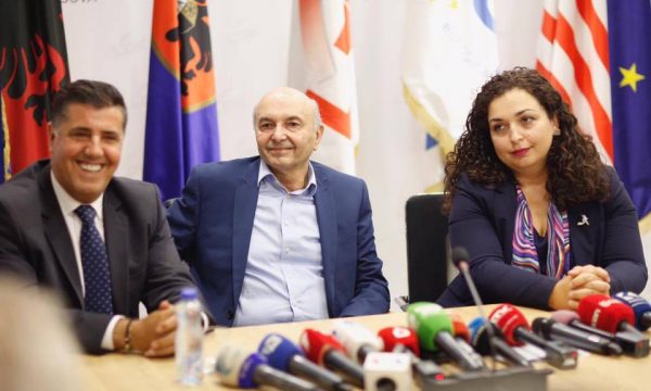  Vjosa Osmani refuzon të bëhet Kryeparlamentare, kundërshton mënyrën e zgjedhjes së Ministrave