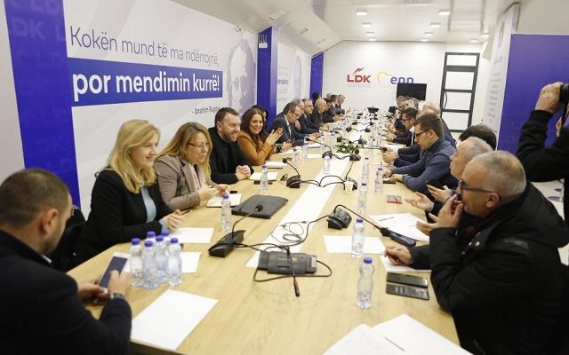  LDK e bashkuar: Kryetarët e Degëve kërkojnë rrëzimin e Albin Kurtit, është përgjegjës për krizën politike
