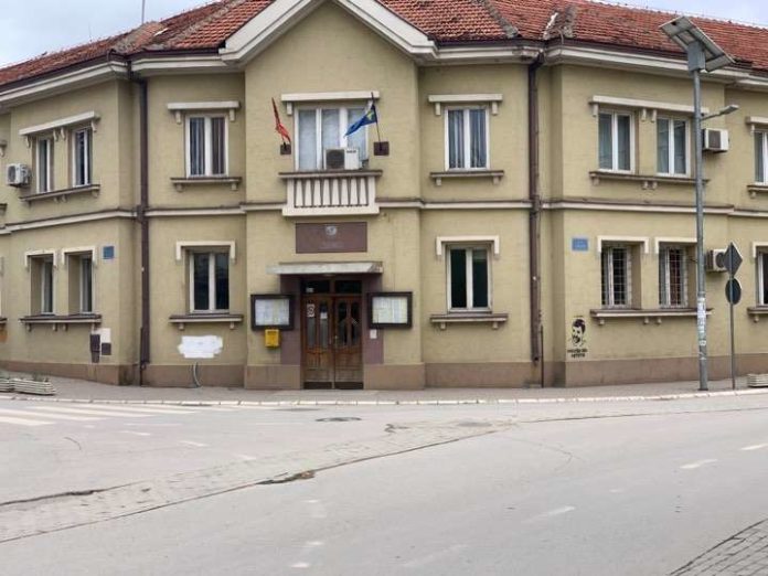  Dezinfektohen shtëpitë e të afërmeve të 55-vjeçares nga Podujeva që u infektua me koronavirus