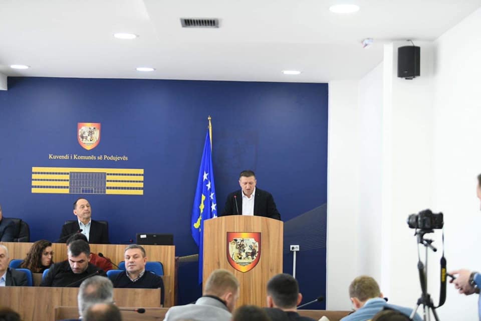  Asambleisti Syla: Komuna e Podujevës shumicën e tenderëve po ja jep kësaj kompanie