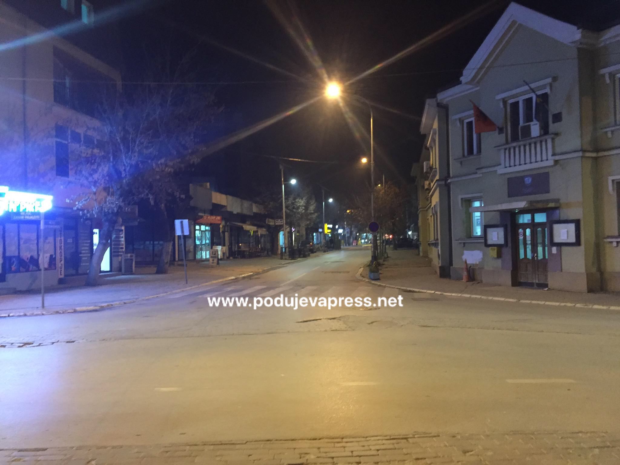  Kështu duken rrugët e zbrazëta të qytetit të Podujevës | FOTO