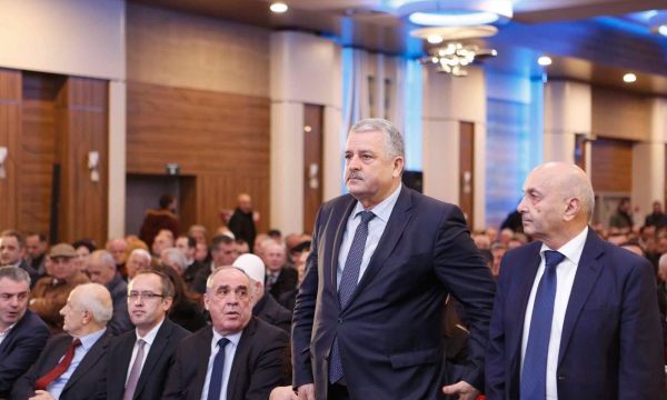  Isa Mustafa: Agim Veliu ende do të ishte kryetar i Podujevës po të mos bëhej ministër