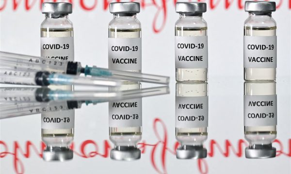  Pezullohet edhe vaksina Johnson & Johnson, të vaksinuarit pësuan mpiksje gjaku