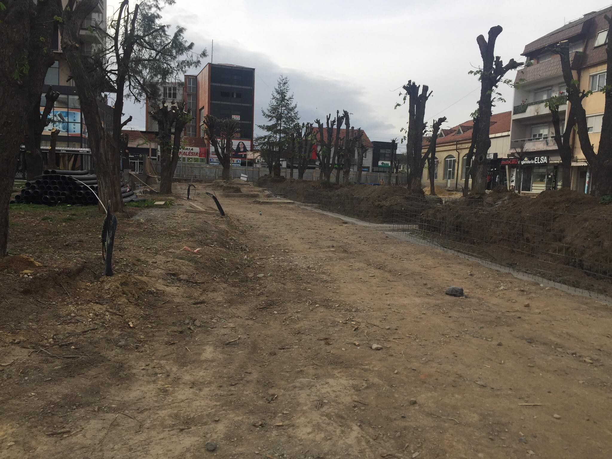  Punimet në ndërtimin e Sheshit të ri në Podujevë | PAMJE