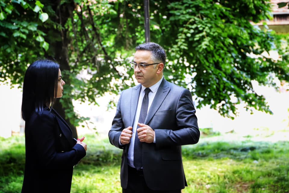  Vazhdojnë aderimet në AAK-në e Podujevës, Besnik Tahiri prezenton edhe një kandidate për asamblen komunale