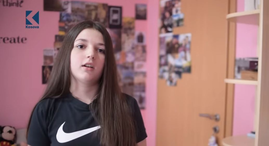  16 vjeçarja llapjane që fitoi më shumë se 200 çmime në sportin e notit