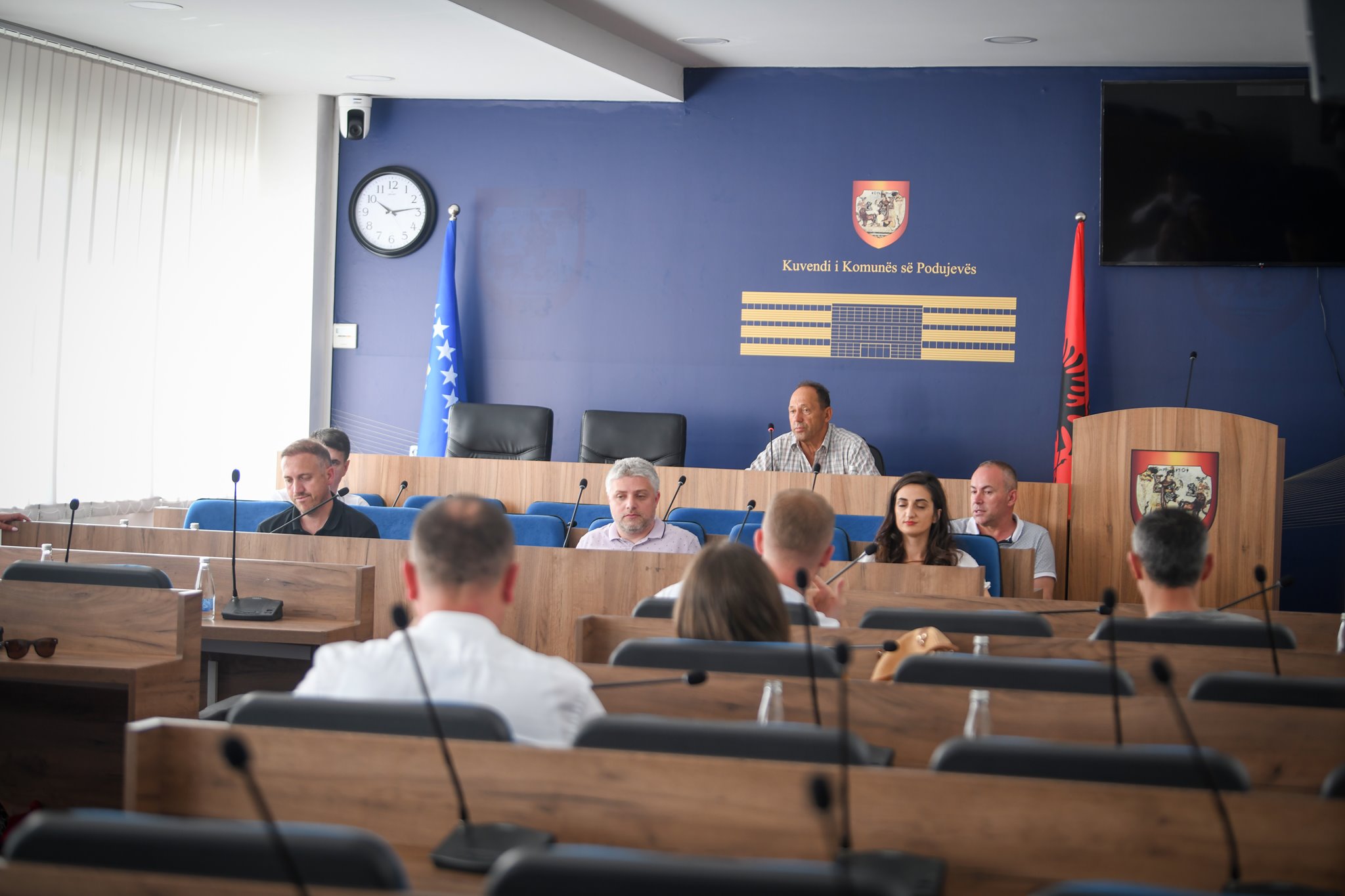  Podujevë: Komiteti për Politikë dhe Financa mbajti mbledhjen e radhës