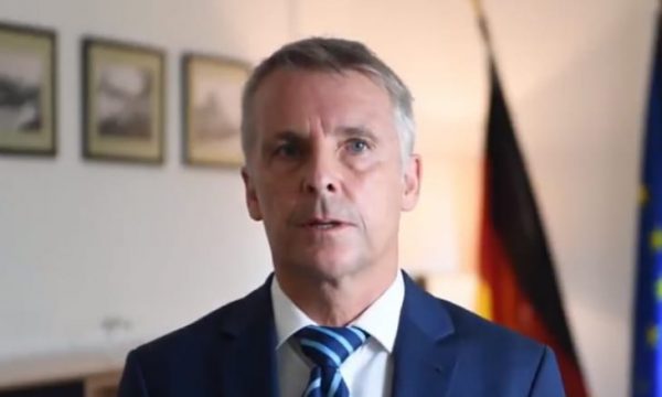 Ambasadori gjerman në Kosovë i reagon ashpër Goran Rakiqit: STOP
