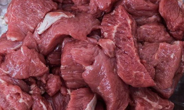  Shisnin mish kali për mish viçi në restorante, arrestohen 6 persona
