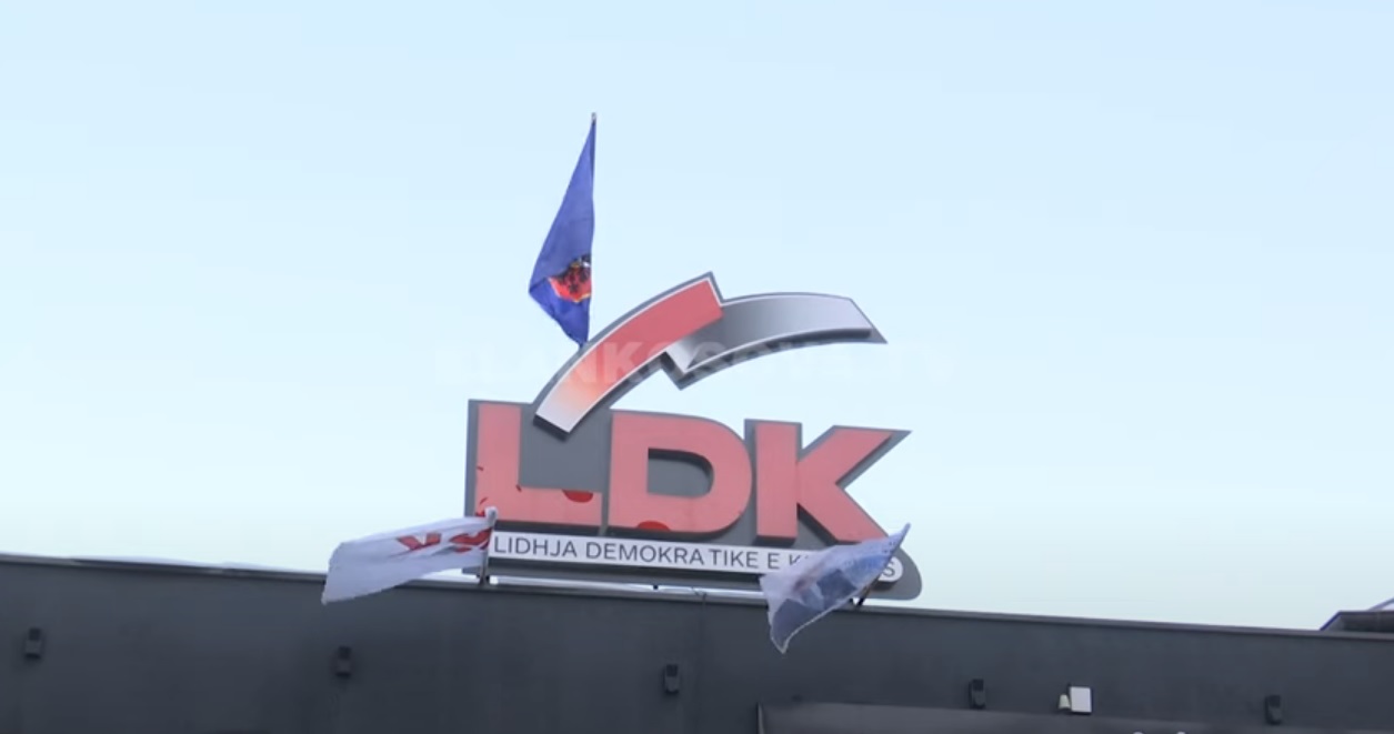  Sekretari i LDK-së deklarohet për problemet e degës së kësaj partie në Podujevë |Video