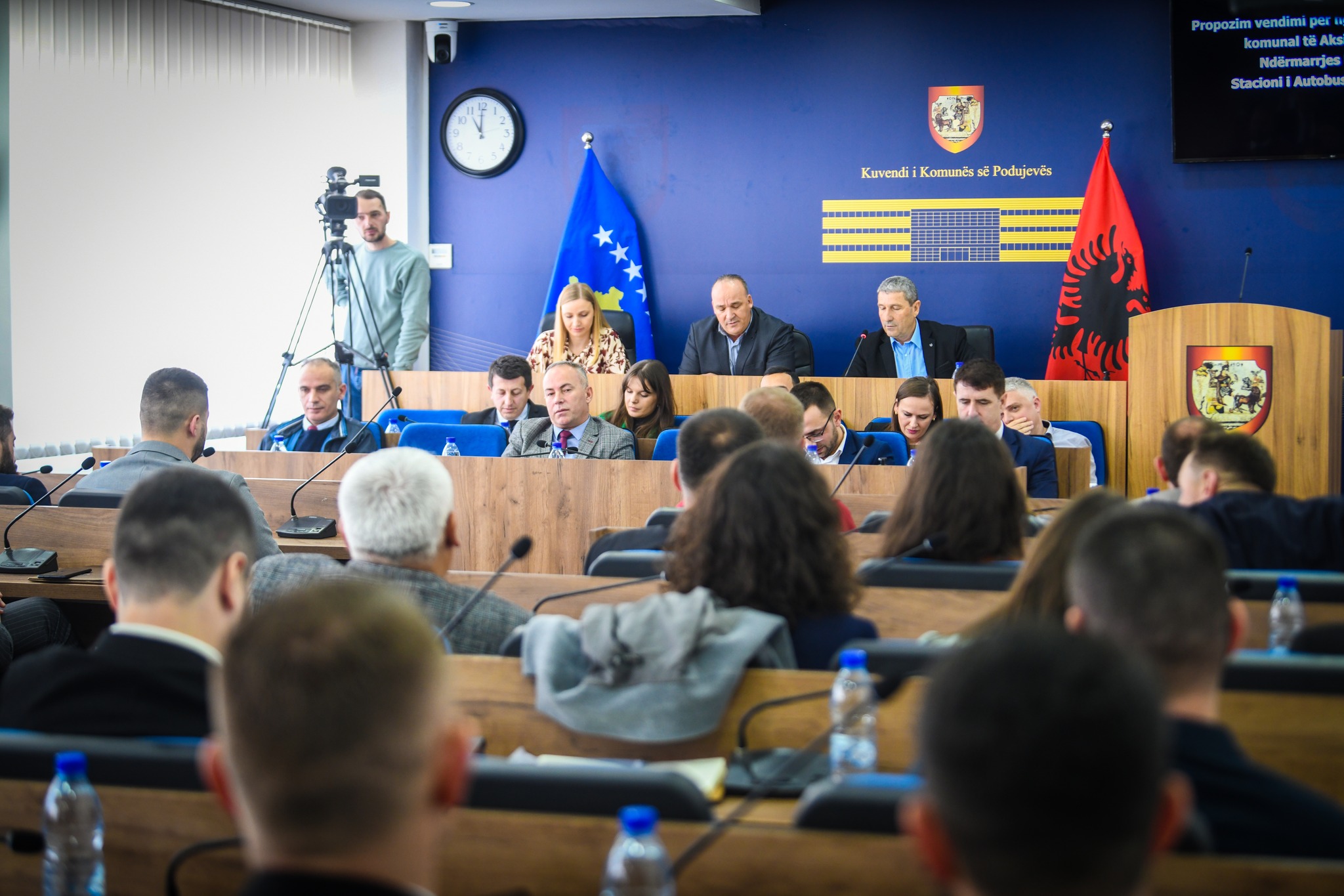  Kuvendi i komunës së Podujevës mbajti mbledhjen e rregullt