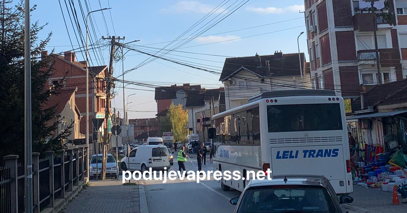  Aksident në qendër të Podujevës, shkaktohen tollovi në komunikacion |PAMJE