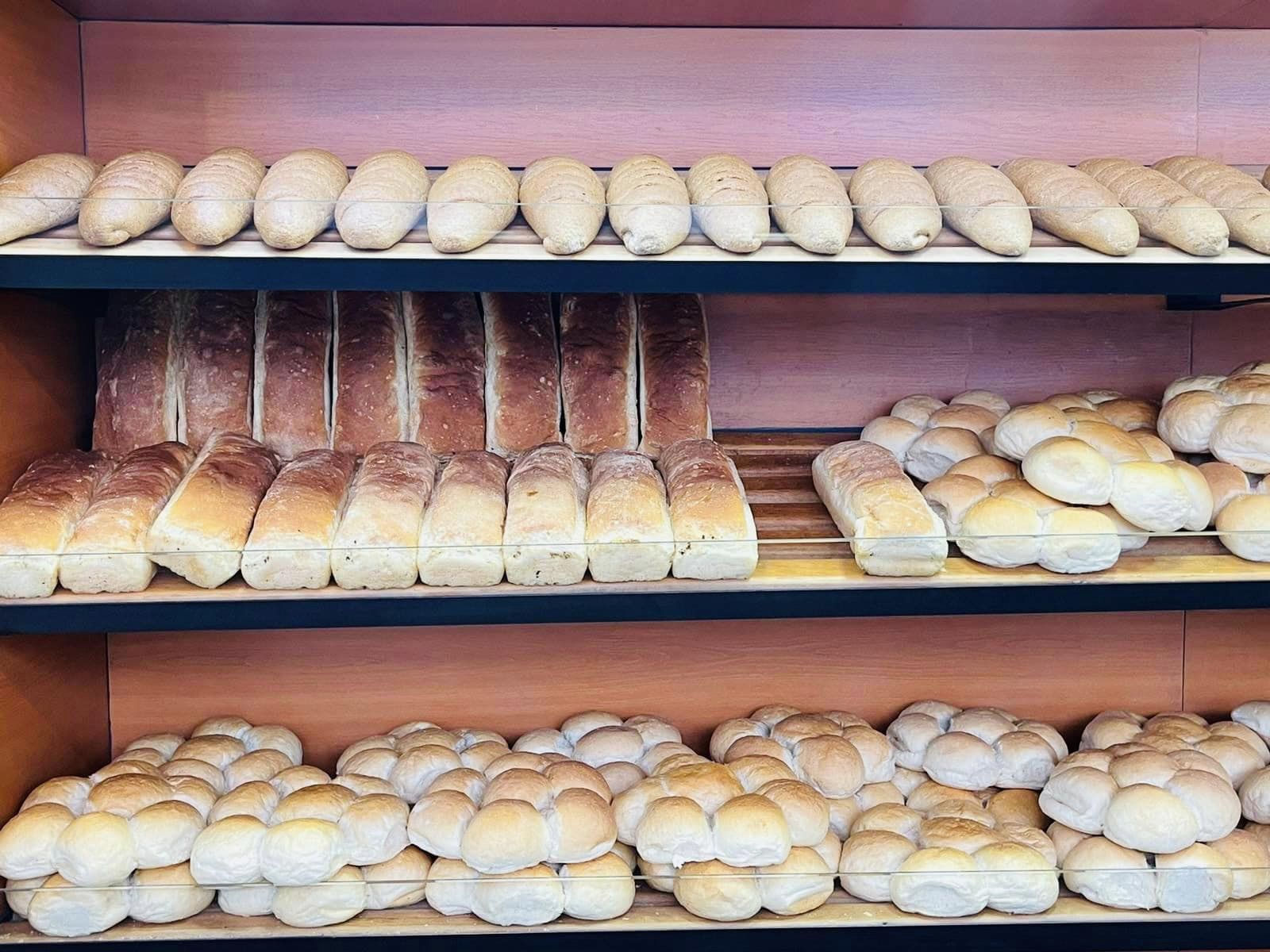  Inspeksioni në Podujevë i shqipton gjobë 400 euro një furre pasi që po mashtronte me gramazhë të bukës