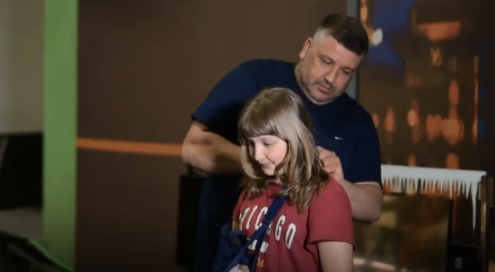  Podujevë: 9-vjeçarja, lëndohet në “Plazza Kids”, babai i vajzës thotë se stafi nuk i ndihmoi (VIDEO)