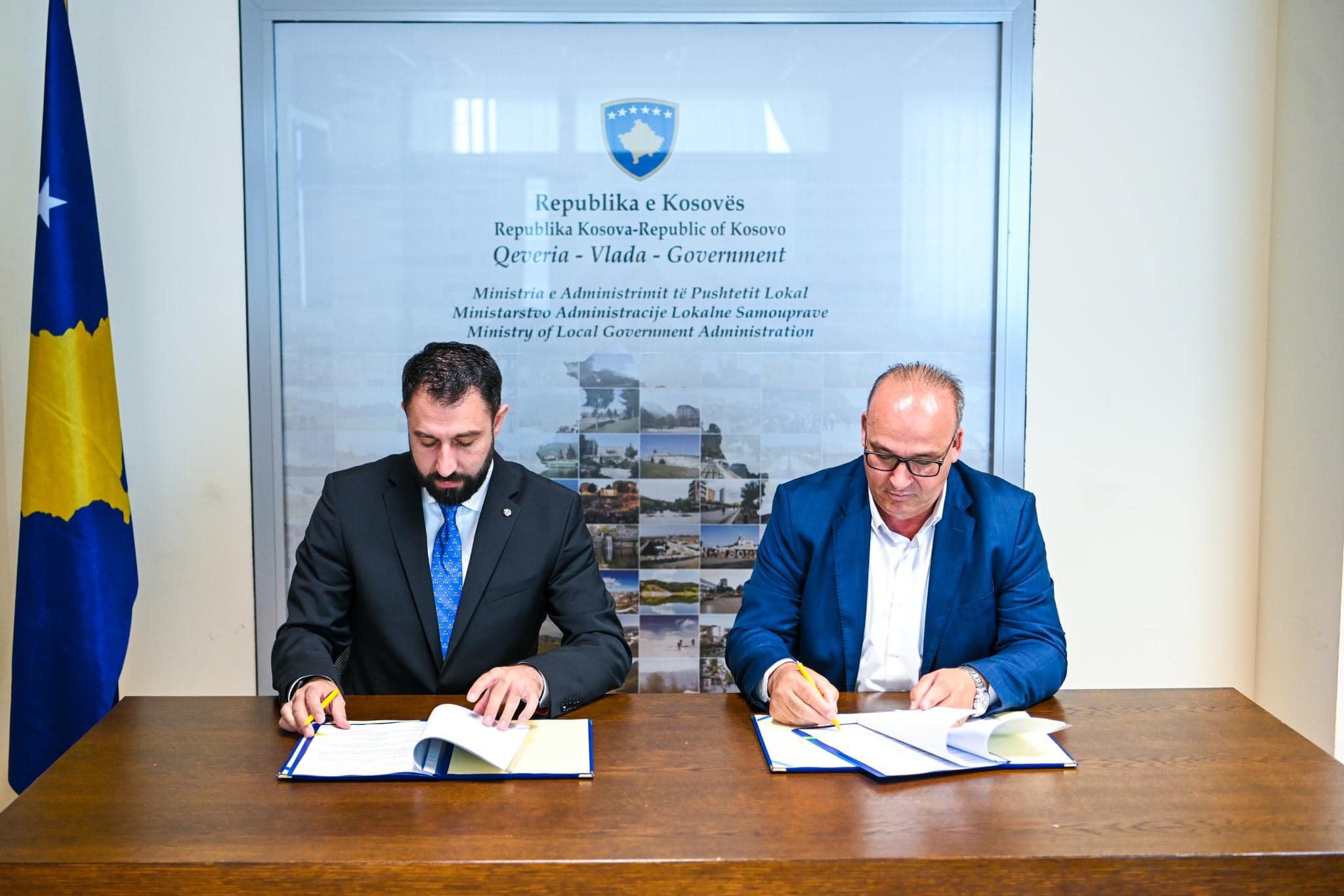  Kryetari Bulliqi dhe Ministri Krasniqi nënshkruajnë memorandum bashkëpunimi për ndërtimin e mureve mbrojtëse të lumit Llap dhe Dumnica
