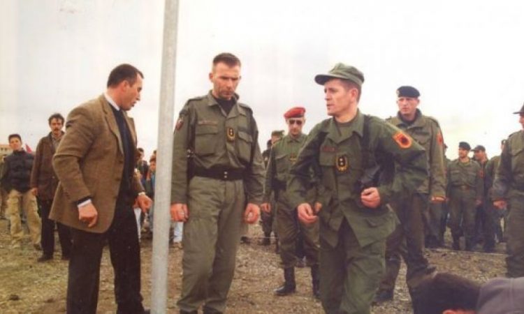  Vazhdon zënka e famshme mes dy komandantëve, Haradinaj: Nuk mundet ai…
