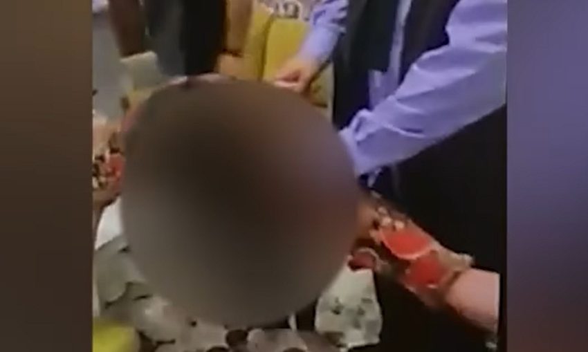  E pazakontë në Shqipëri: Burri rrah gruan, e paguan kosovarin për t’i hequr ‘magjinë’ me kaçavidë-VIDEO