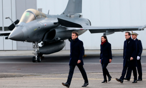  Vuçiqi e bëri të kryer, Franca e “bllokon” shitjen e avionëve luftarakë Rafale – për disa arsye