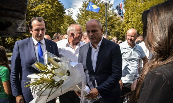  Hyseni: Prania jonë në ceremoninë e vendosjes së shtatores besnikëri ndaj Rugovës, Bulliqi s’ka lënë rast pa përfituar nga LDK