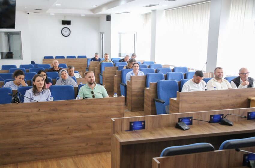  Podujevë: Komiteti për Komunitete diskutoj për fillimin e vitit shkollor dhe përfshirjen e nxënësve të komuniteteve joshumicë