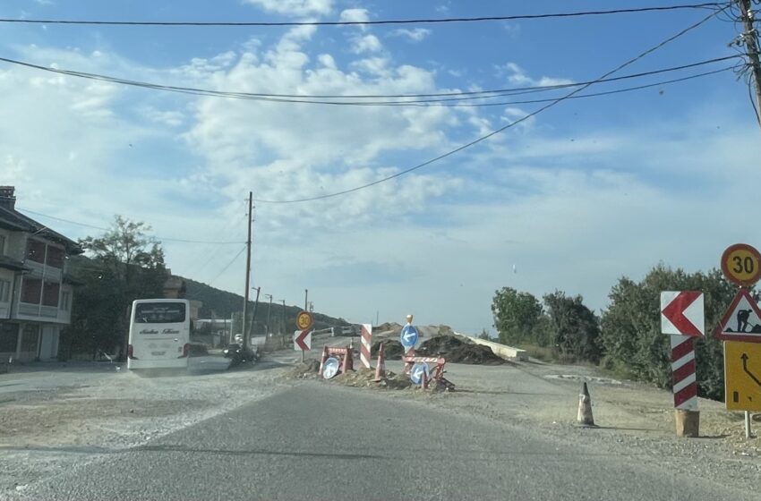  Dy standarde në ndërtim: Ura në Mitrovicë përfundon për më pak se dy muaj, urat në Podujevë presin mbi dy vite
